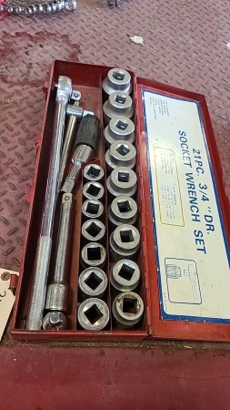 21 piece three-quarter inch drive socket set