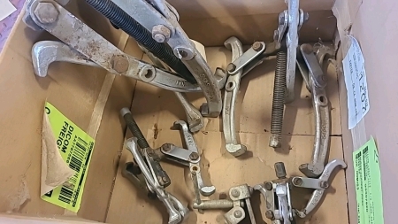 5-Sets of gear pullers