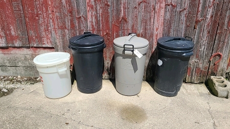 4-Poly Garbage Cans