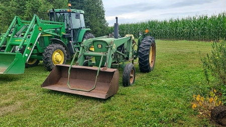 John Deere 2120 Diesel Tractor with Loader