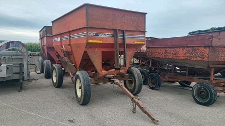 Unverferth 400bu Gravity Wagon