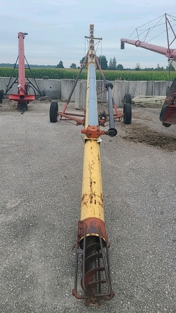 Westfield 80–51 PTO auger