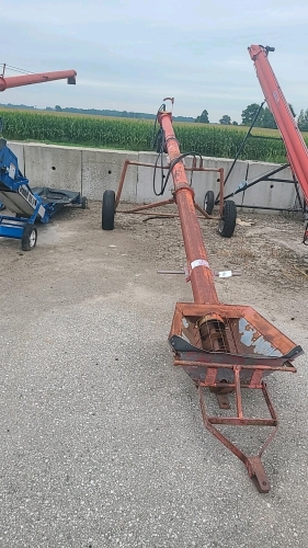 Westfield 8” x 24’ hydraulic drive auger