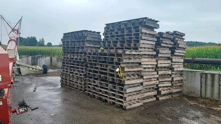 Lot of 7’ x 31” Hardwood Skids