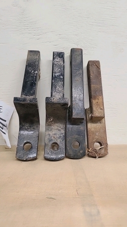 Lot of four small hitches