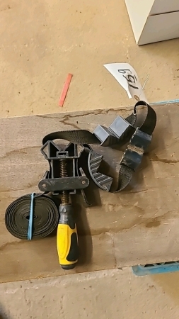 Corner clamp strap