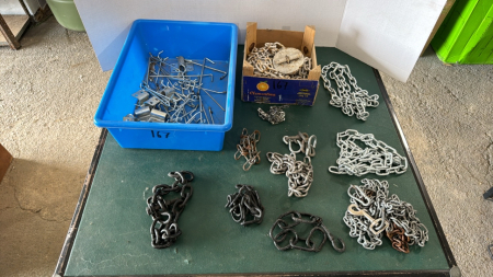 Mixed lot of light chain and hardware