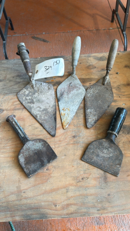 3 Trowels and 2 chisels