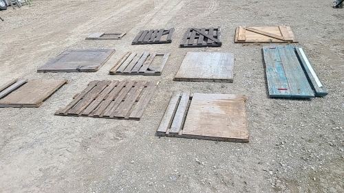 Lot of 11 wooden gates