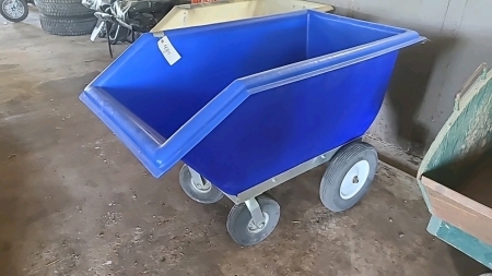 Poly Feed Cart