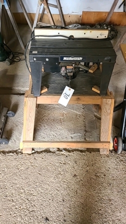 Mastercraft router table on stand with black and decker router