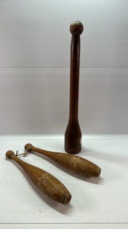 19" Wooden Masher & Pair of Jugglers Pins