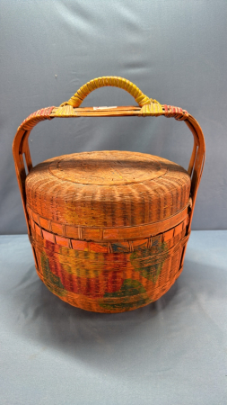 Fancy Whicker Basket With Lid 13"W