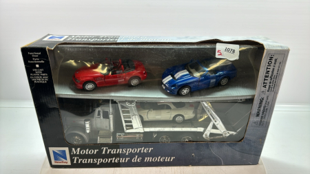 Motor Transporter Car Hauler 1/32 Scale - Note