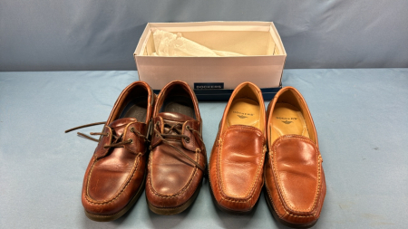 (2) Pairs of Mens Size 9 Dockers Shoes