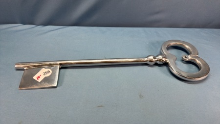 Chrome 22" Metal Key