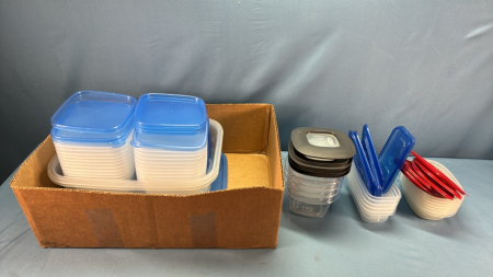 Lot of Kitchen Plastic Ware