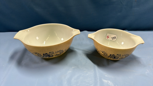 2 Pyrex Mixing Bowls