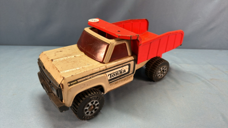 Tonka Dump Truck 13" - Played With