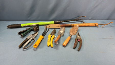 Garden Tool Lot