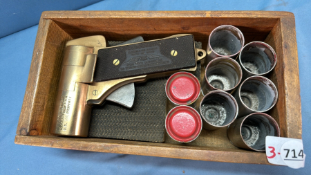 Flare Gun & (2) Loaded Shells & (6) Empties