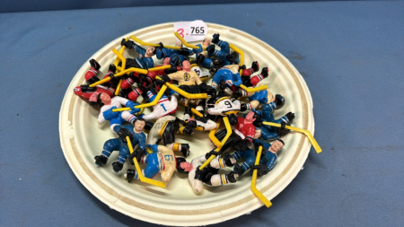 Quantity of 2" Plastic Hockey Players