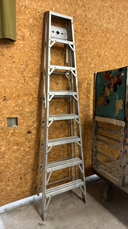 8' Aluminum Step Ladder