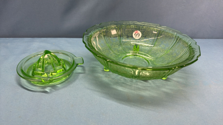 10" Green Depression Footed Bowl & Juicer