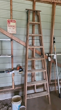 8ft Wooden Step Ladder