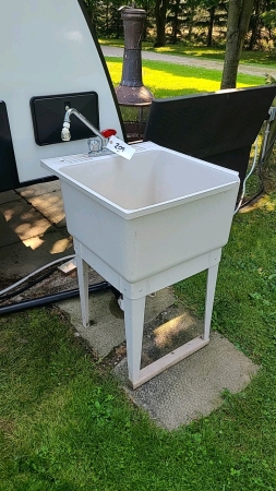 Plastic Laundry Tub with taps