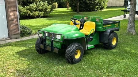 John Deere 4x2 Gator