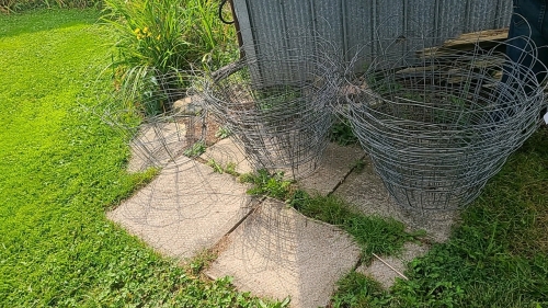 Approx. 18 Wire Baskets