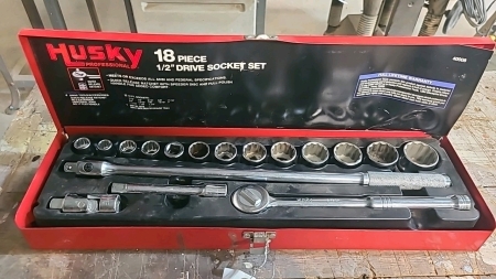 Husky 18 peice socket set