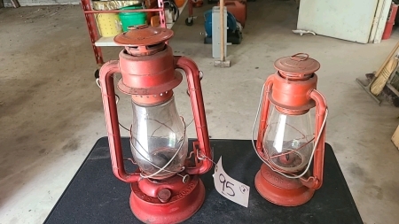 Pair of Red Lanterns