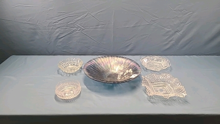 4 Glass Dishes in Iridescent Blue Bowl