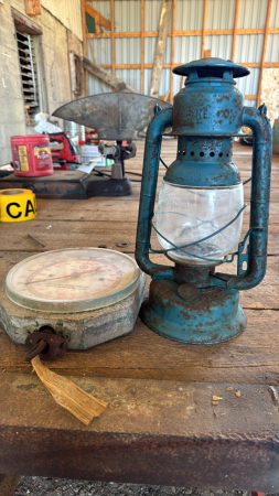 Oil lamp and scale