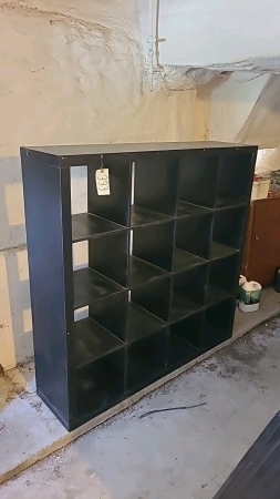 16 compartment wood shelf