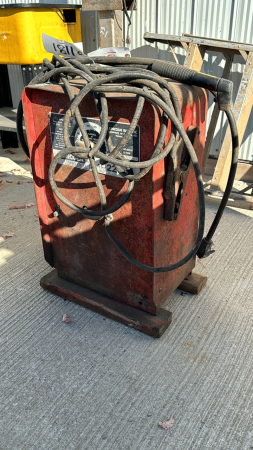 Lincoln AC225 Welder with Cable