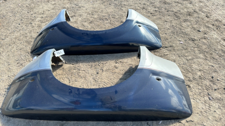 Pair of Ford Dually Fiberglass Fenders - Note