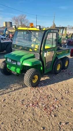 John Deere 6x4 Gator