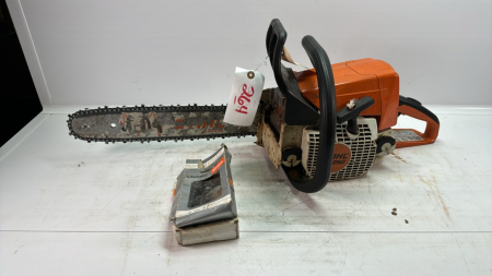 Stihl MS250 Chainsaw & Extra Chain