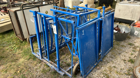 Portable Sheep Squeeze with 2 Head Lock Panels